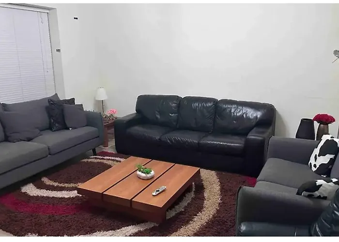 Private Single Bedroom In Beautiful House