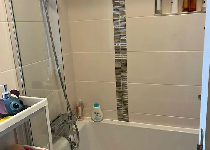 Private Single Bedroom In Beautiful House *