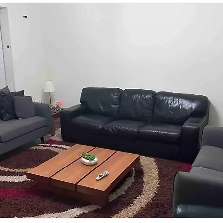 Private Single Bedroom In Beautiful House