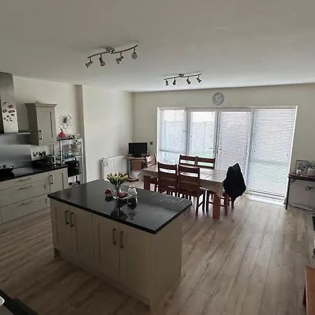 Private Single Bedroom In Beautiful House בית אירוח *